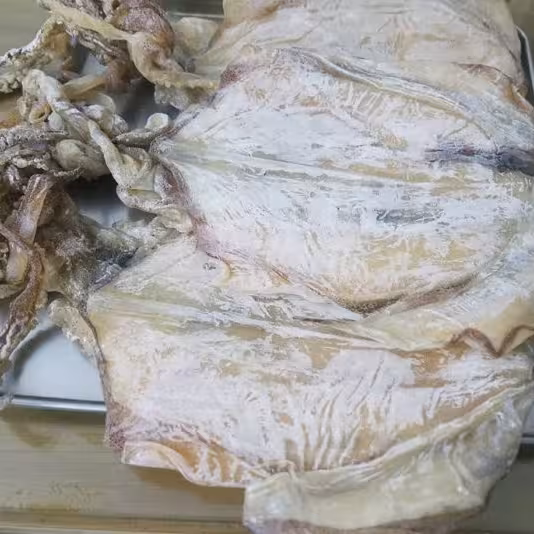 Mực khô bị mốc: Có ăn được không và cách xử lý chuẩn từ người dân biển Quảng Ninh