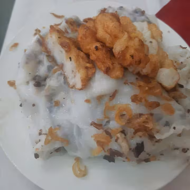 Bí Quyết Làm Bánh Cuốn Chả Mực Hạ Long Chuẩn Vị Tại Nhà